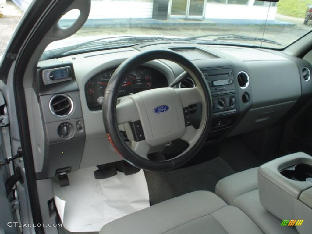 2005 F150 XLT SuperCab - Silver Metallic / Medium Flint Grey photo #21