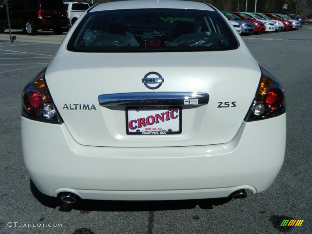 2010 Altima 2.5 S - Winter Frost White / Charcoal photo #4