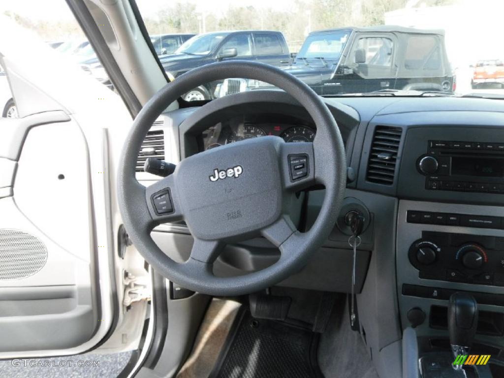 2006 Grand Cherokee Laredo - Stone White / Medium Slate Gray photo #24