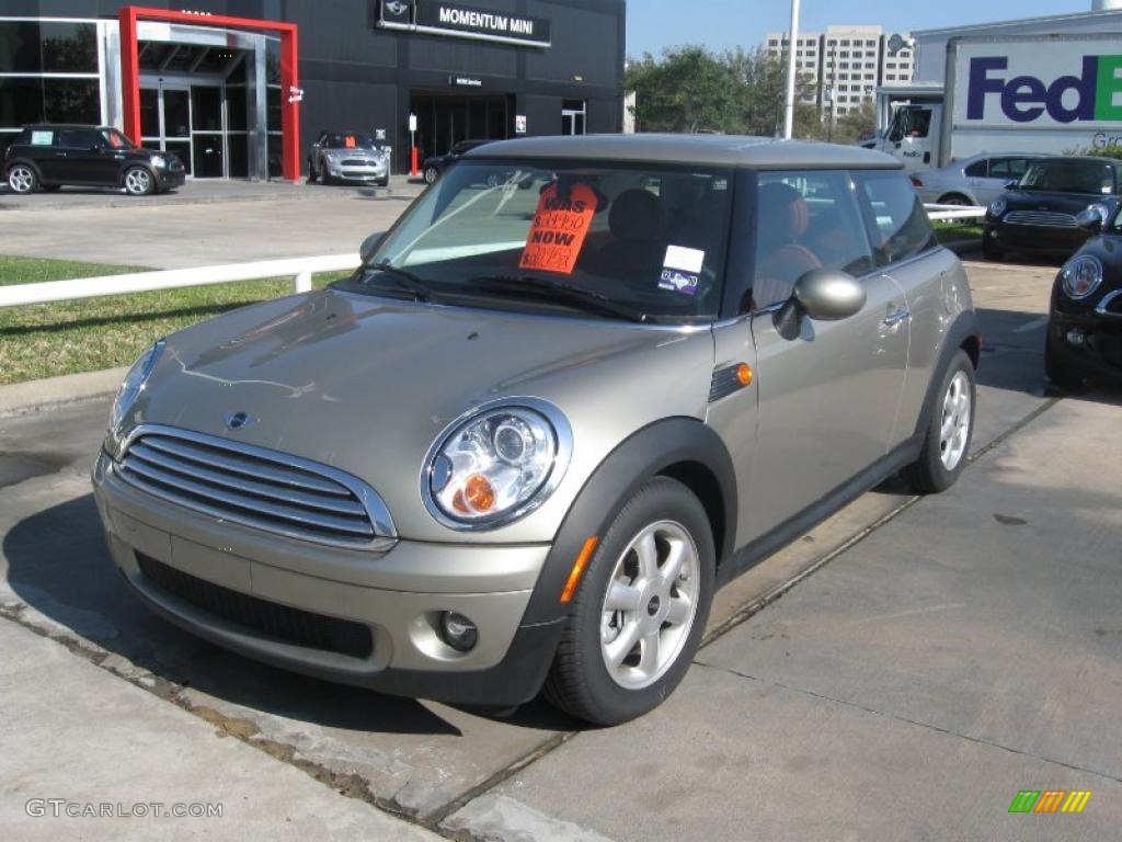 2009 Cooper Hardtop - Sparkling Silver Metallic / Lounge Redwood Red Leather photo #3