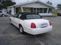 2001 Vibrant White Lincoln Town Car Executive  photo #7