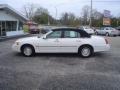 2001 Vibrant White Lincoln Town Car Executive  photo #8