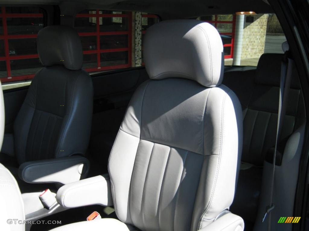 2003 Venture LT - Black / Medium Gray photo #6