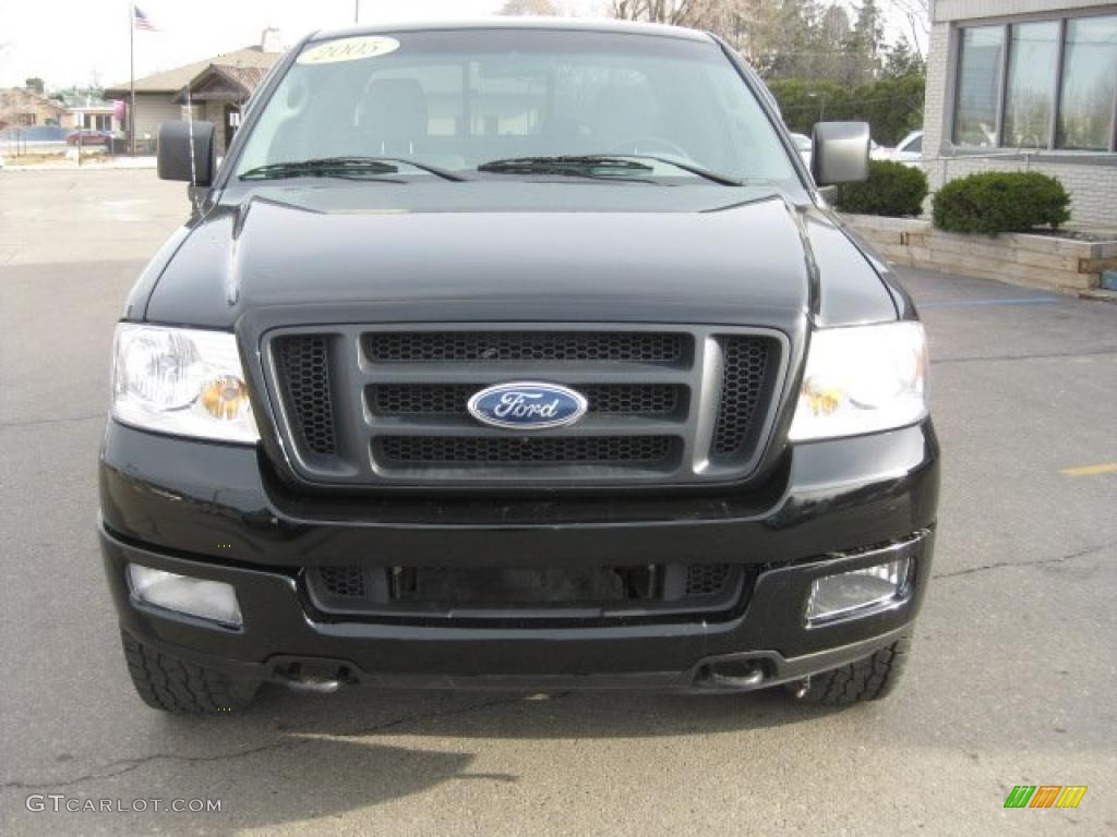 2005 F150 STX SuperCab 4x4 - Black / Medium Flint Grey photo #10