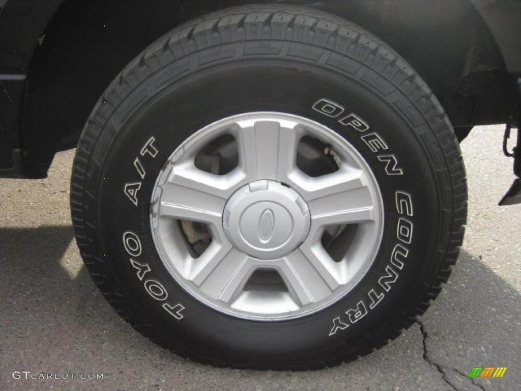 2005 F150 STX SuperCab 4x4 - Black / Medium Flint Grey photo #12