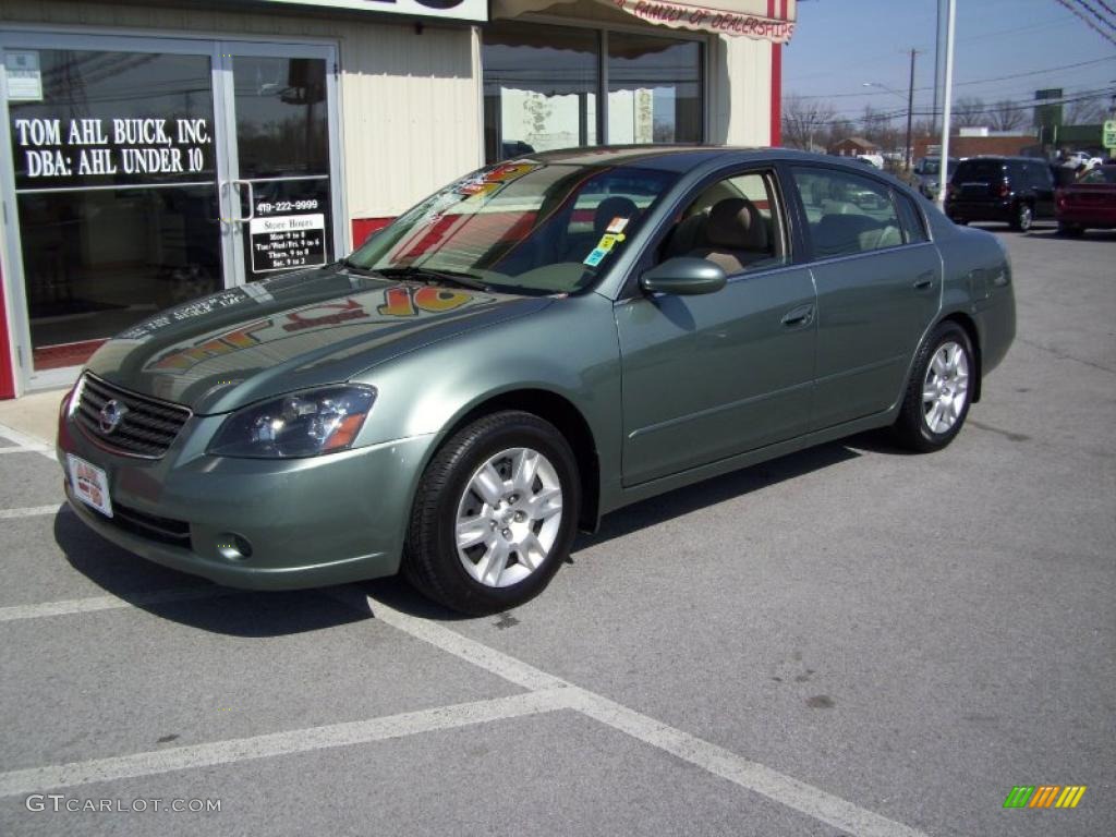 2005 Altima 2.5 S - Mystic Emerald Green / Blond photo #2