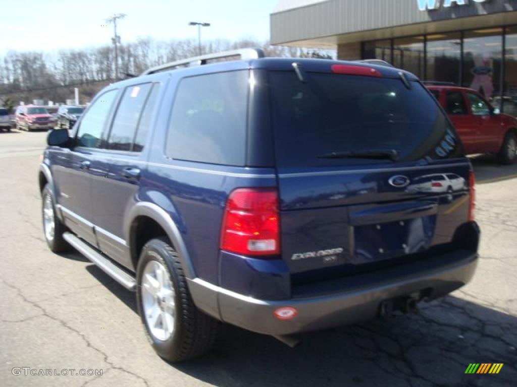 2004 Explorer XLT 4x4 - Medium Wedgewood Blue Metallic / Graphite photo #2