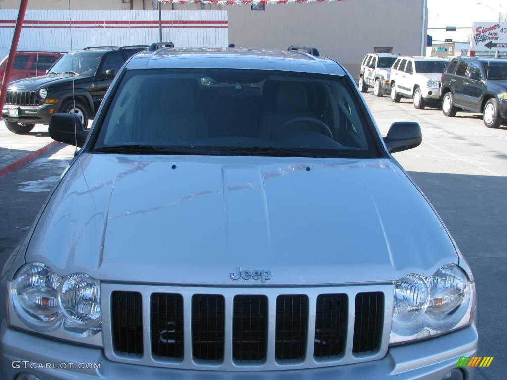 2005 Grand Cherokee Laredo 4x4 - Bright Silver Metallic / Medium Slate Gray photo #20