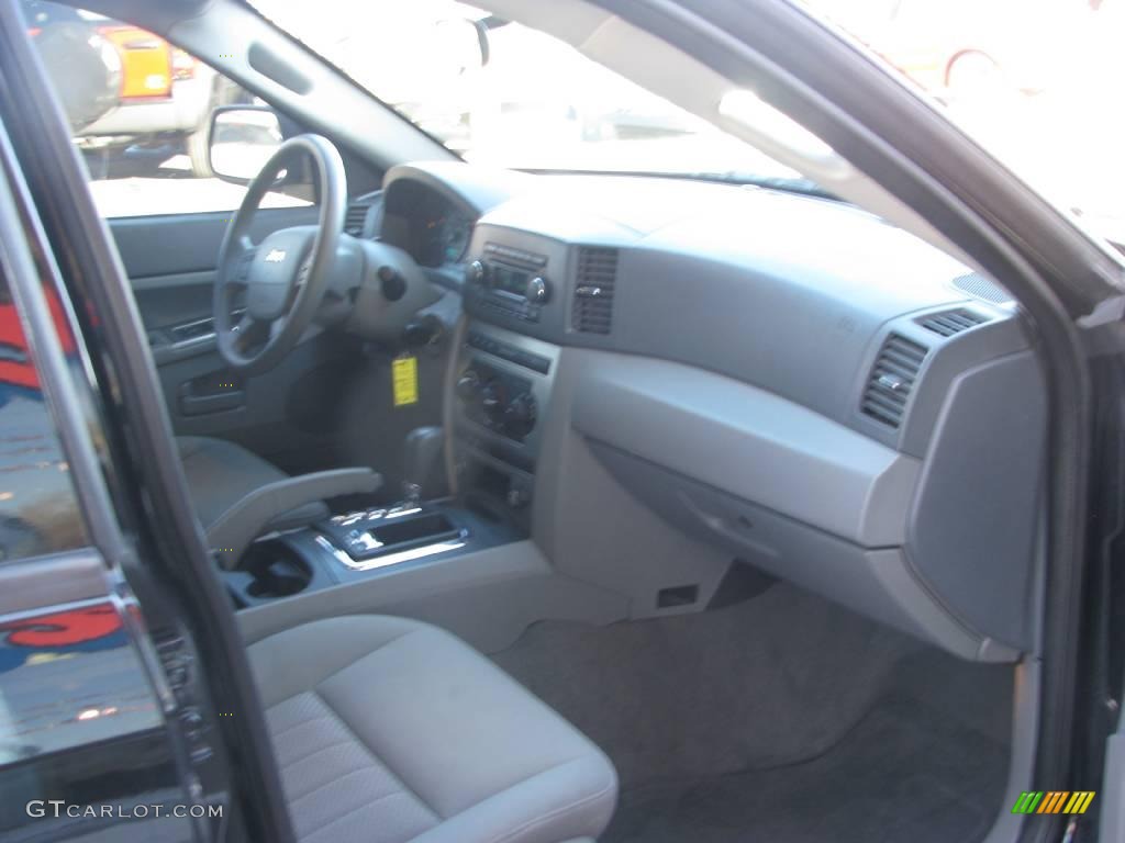 2006 Grand Cherokee Laredo 4x4 - Black / Medium Slate Gray photo #21