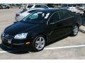 Black - Jetta SE Sedan Photo No. 3