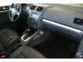 Black - Jetta SE Sedan Photo No. 31