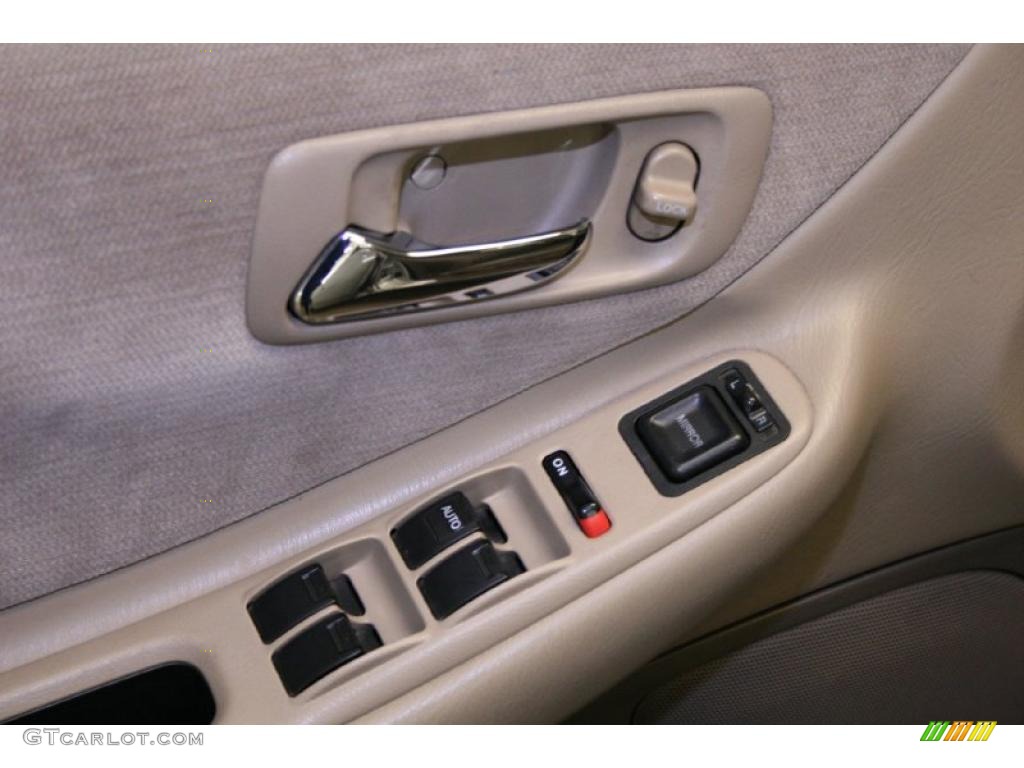 1998 Accord LX Sedan - Regent Silver Pearl / Quartz photo #26