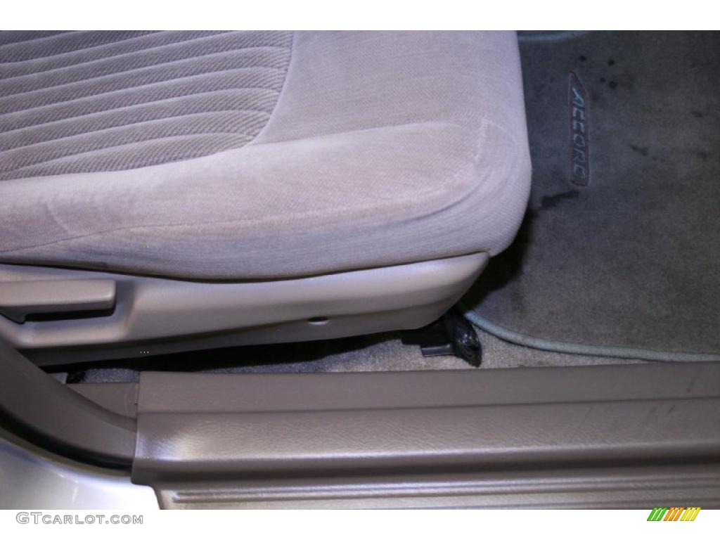 1998 Accord LX Sedan - Regent Silver Pearl / Quartz photo #32