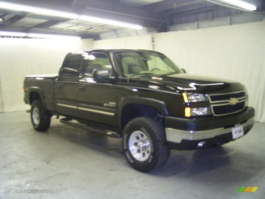 2005 Silverado 3500 LT Crew Cab 4x4 - Black / Medium Gray photo #2