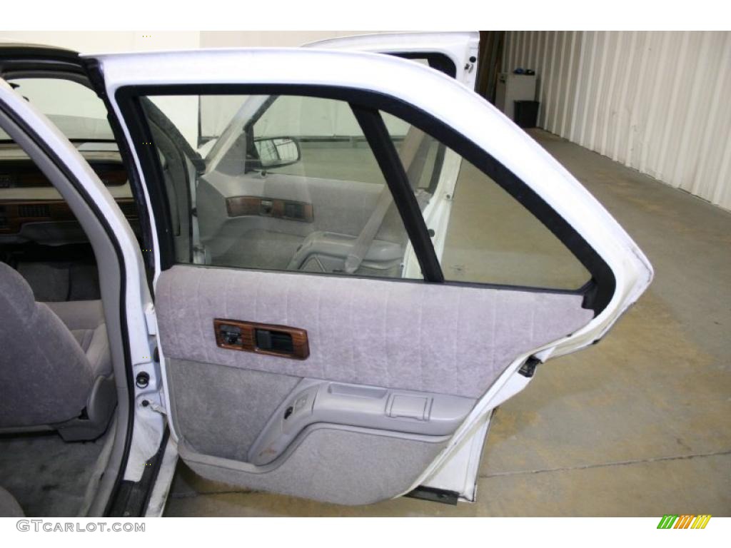 1993 Lumina Sedan - Bright White / Gray photo #22