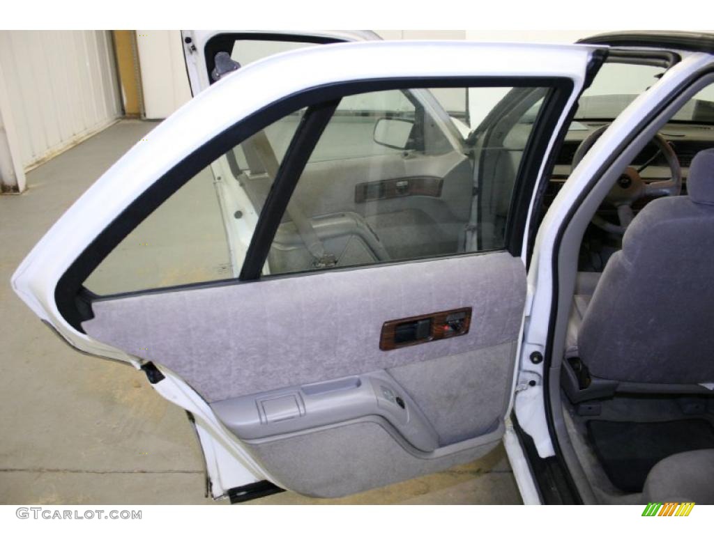 1993 Lumina Sedan - Bright White / Gray photo #24