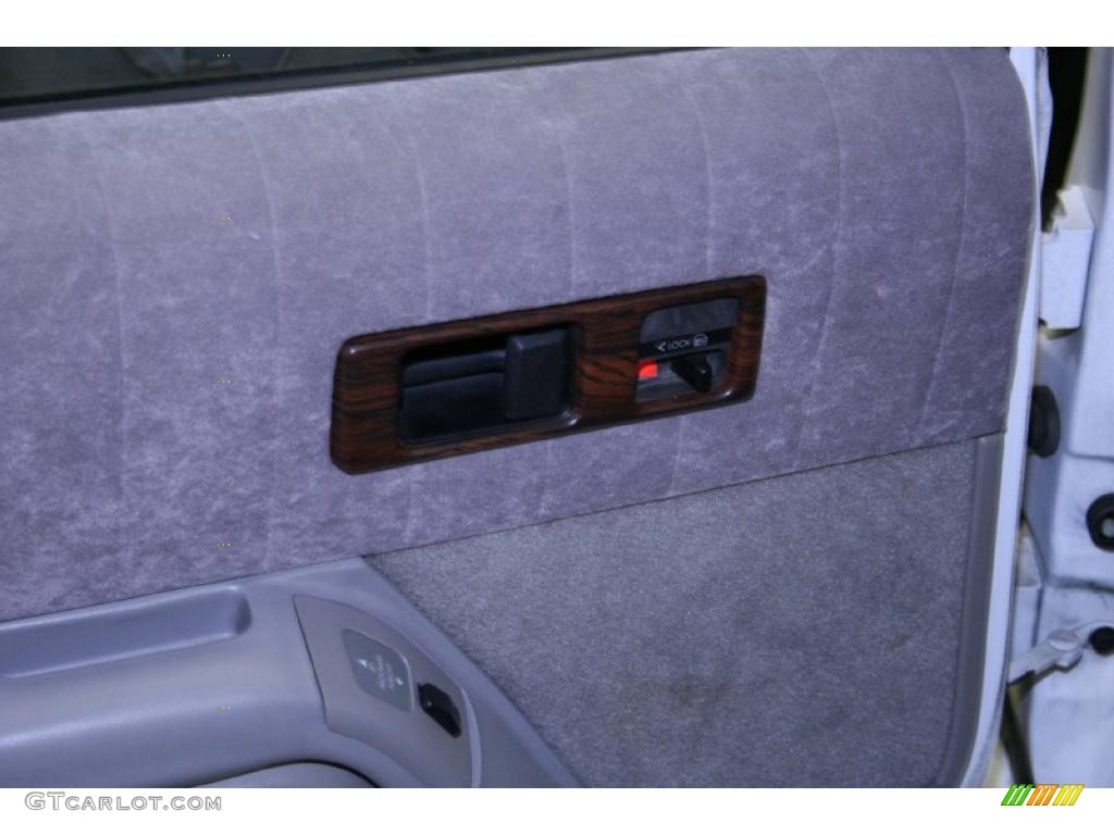 1993 Lumina Sedan - Bright White / Gray photo #25