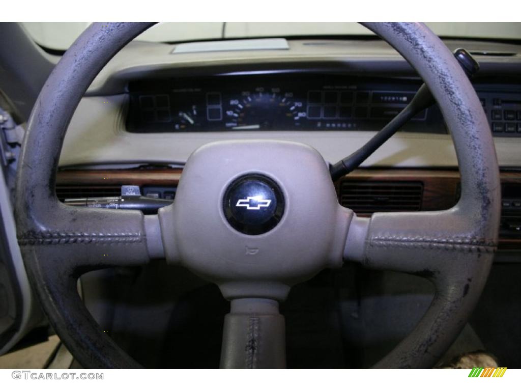 1993 Lumina Sedan - Bright White / Gray photo #36