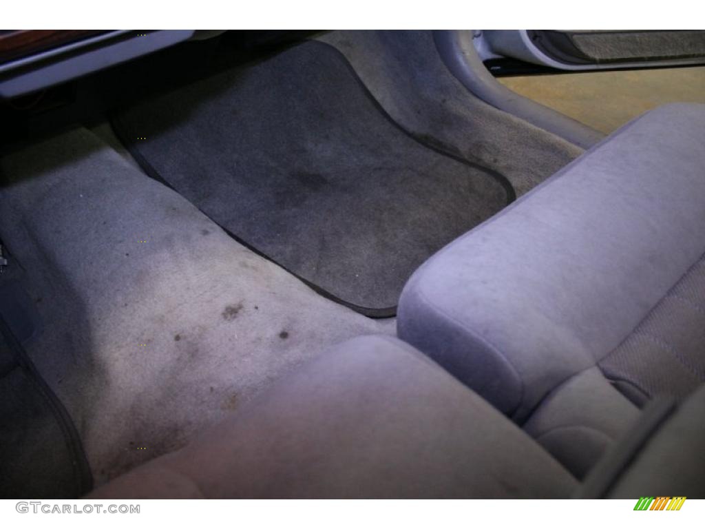 1993 Lumina Sedan - Bright White / Gray photo #40