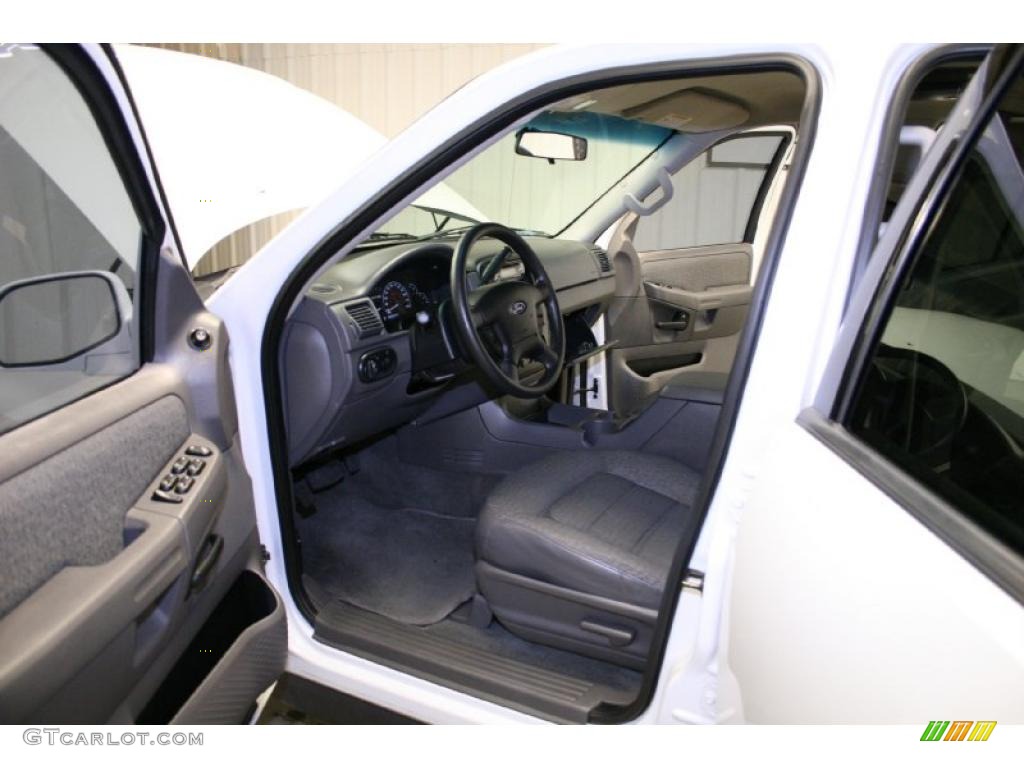 2002 Explorer XLS 4x4 - Oxford White / Graphite photo #14