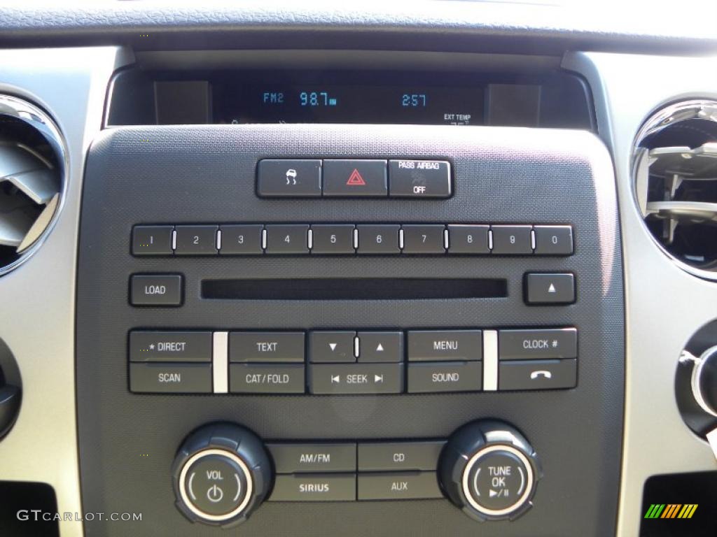 2010 F150 XLT SuperCrew - Pueblo Gold Metallic / Tan photo #21