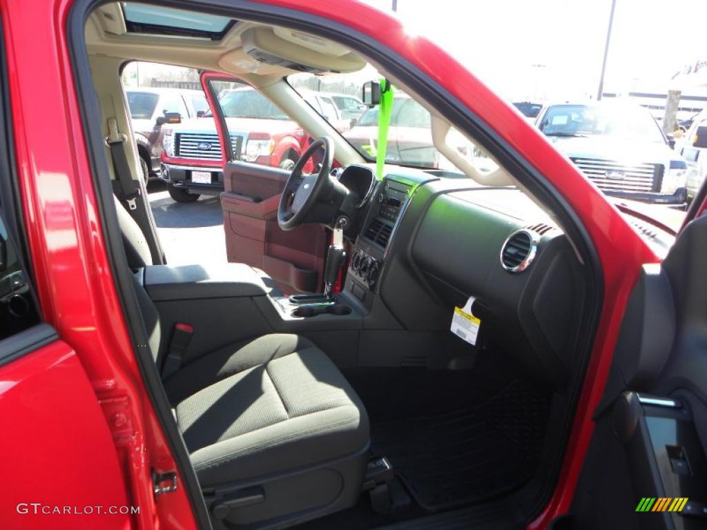 2010 Explorer XLT Sport - Torch Red / Black photo #13
