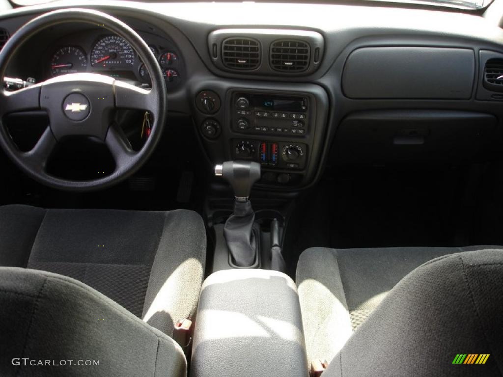 2009 TrailBlazer LT 4x4 - Black Granite Metallic / Ebony photo #12