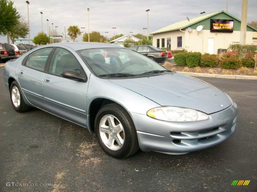 2004 Intrepid SE - Butane Blue Pearl / Sandstone photo #4