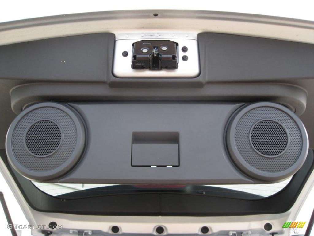 2009 Jeep Compass Limited 4x4 Audio System Photo #27381531