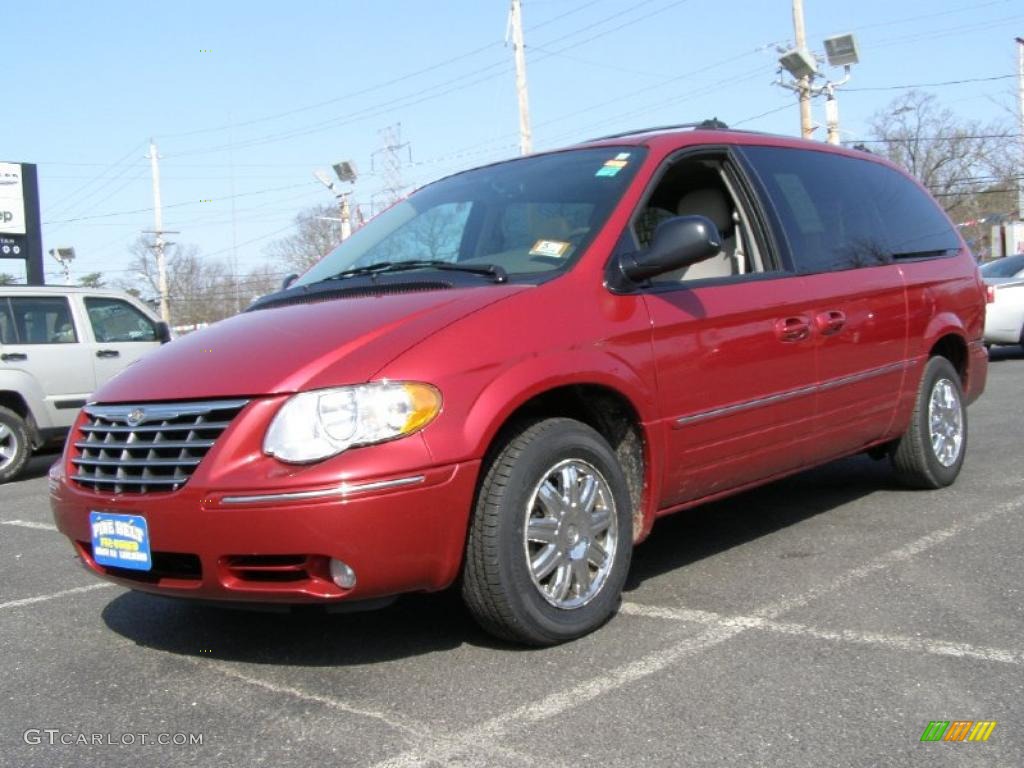 2005 Town & Country Limited - Inferno Red Pearl / Medium Slate Gray photo #1