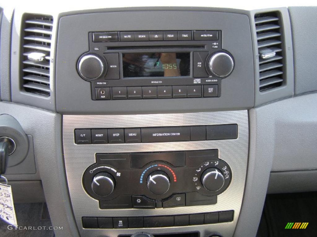 2007 Grand Cherokee Laredo 4x4 - Stone White / Medium Slate Gray photo #13