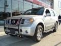 Silver Lightning - Pathfinder LE 4x4 Photo No. 3