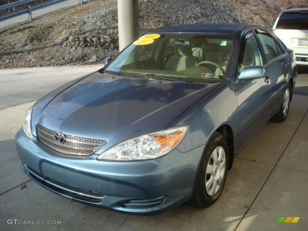 2002 Camry LE - Catalina Blue Metallic / Taupe photo #5