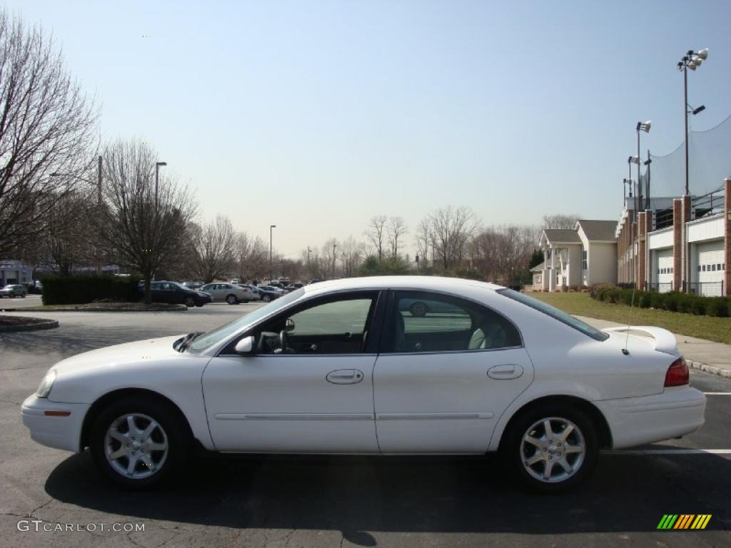 2002 Sable GS Sedan - Vibrant White / Medium Graphite photo #3