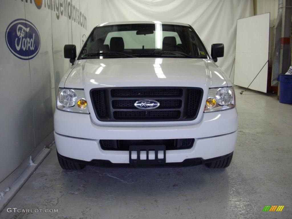 2004 F150 STX Regular Cab - Oxford White / Dark Flint photo #4