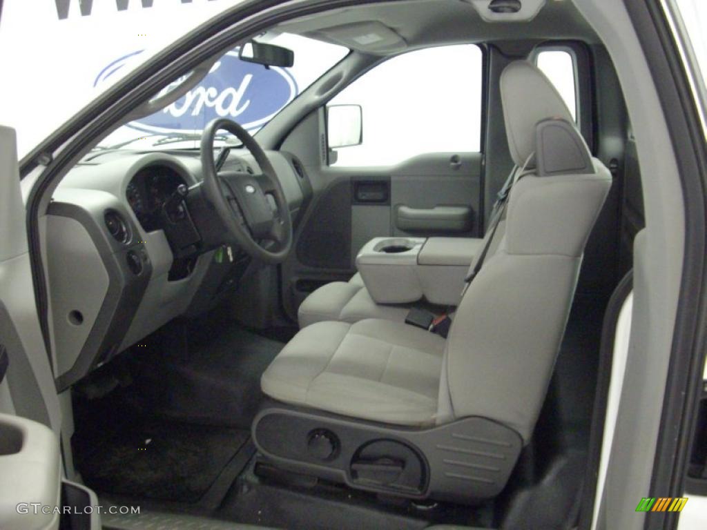 2004 F150 STX Regular Cab - Oxford White / Dark Flint photo #6