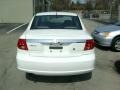 Cream White - L Series L200 Sedan Photo No. 5