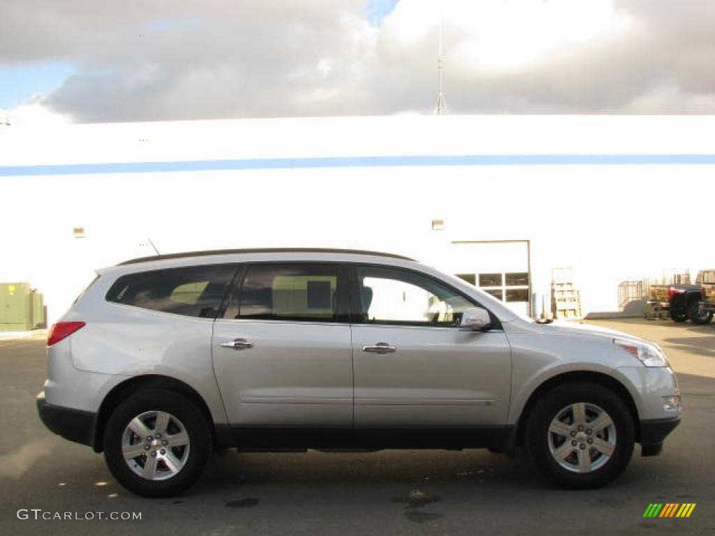 2010 Traverse LT AWD - Silver Ice Metallic / Ebony photo #10