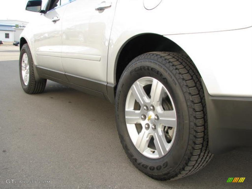 2010 Traverse LT AWD - Silver Ice Metallic / Ebony photo #12