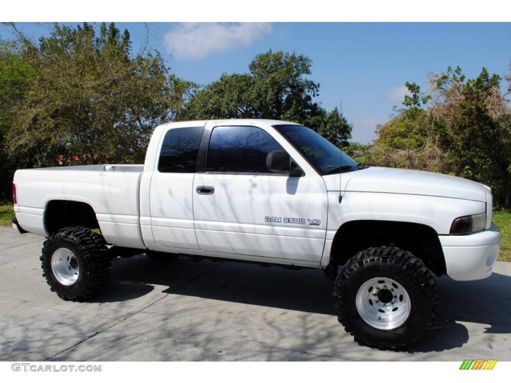 1999 Ram 2500 ST Extended Cab 4x4 - Bright White / Mist Gray photo #9