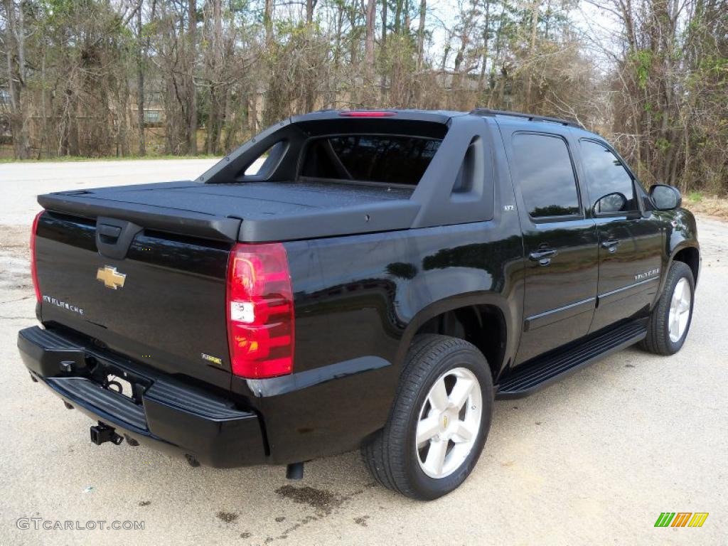 2007 Avalanche LTZ 4WD - Black / Ebony photo #8