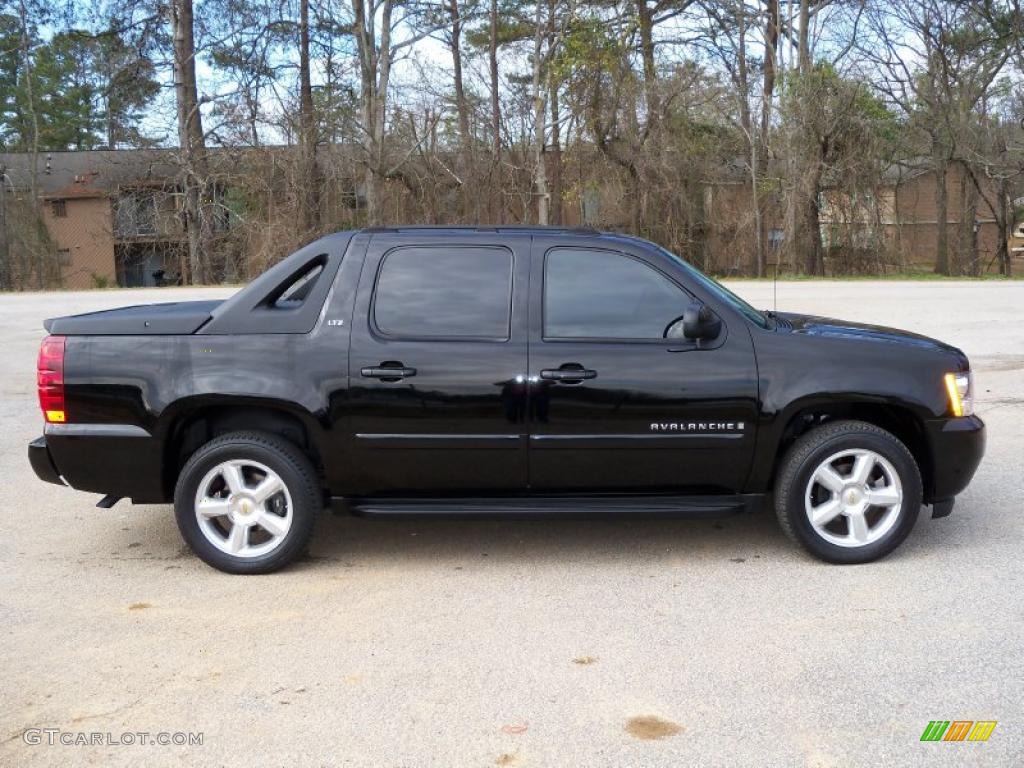 2007 Avalanche LTZ 4WD - Black / Ebony photo #9