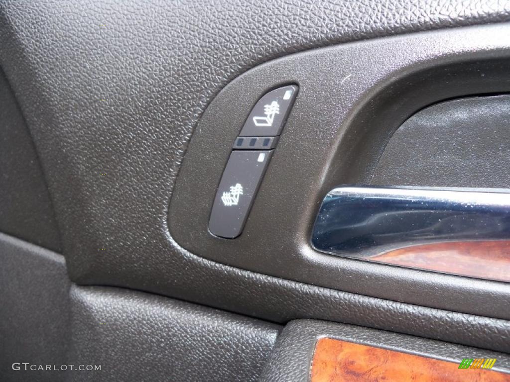 2007 Avalanche LTZ 4WD - Black / Ebony photo #24