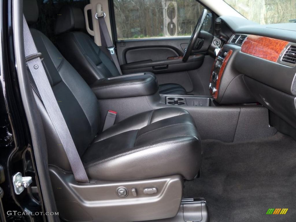 2007 Avalanche LTZ 4WD - Black / Ebony photo #25