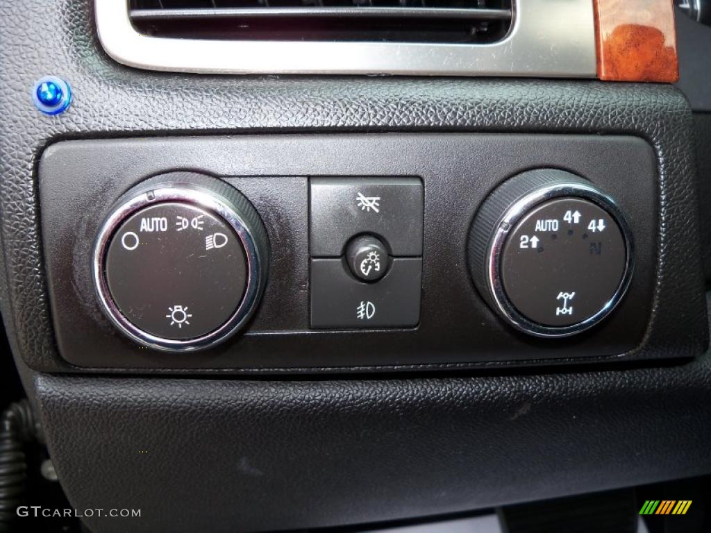 2007 Avalanche LTZ 4WD - Black / Ebony photo #31