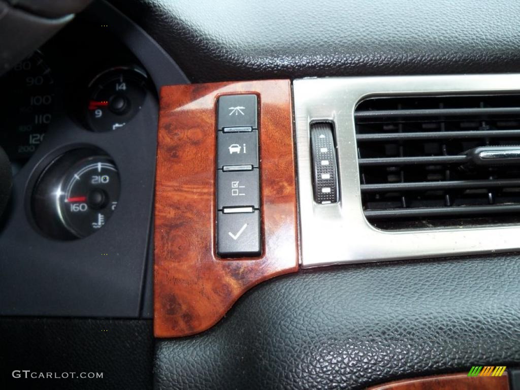 2007 Avalanche LTZ 4WD - Black / Ebony photo #32