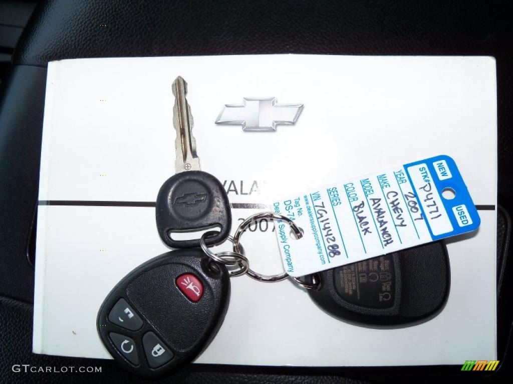2007 Avalanche LTZ 4WD - Black / Ebony photo #41