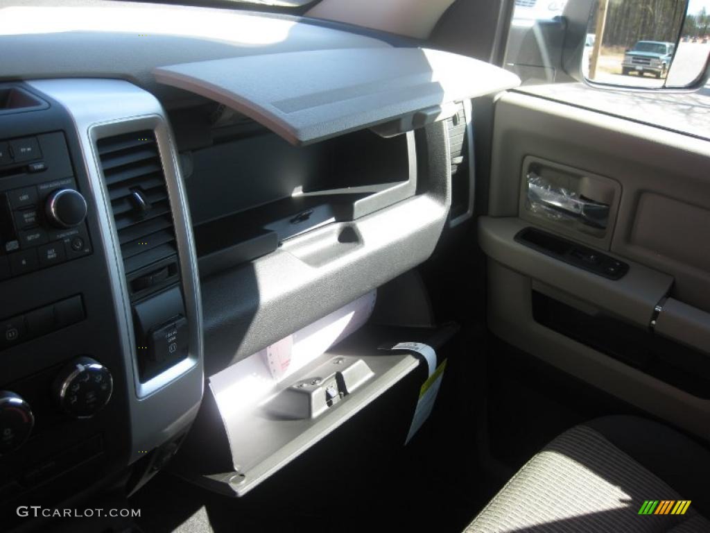 2010 Ram 3500 Big Horn Edition Crew Cab Dually - Bright White / Dark Slate/Medium Graystone photo #26