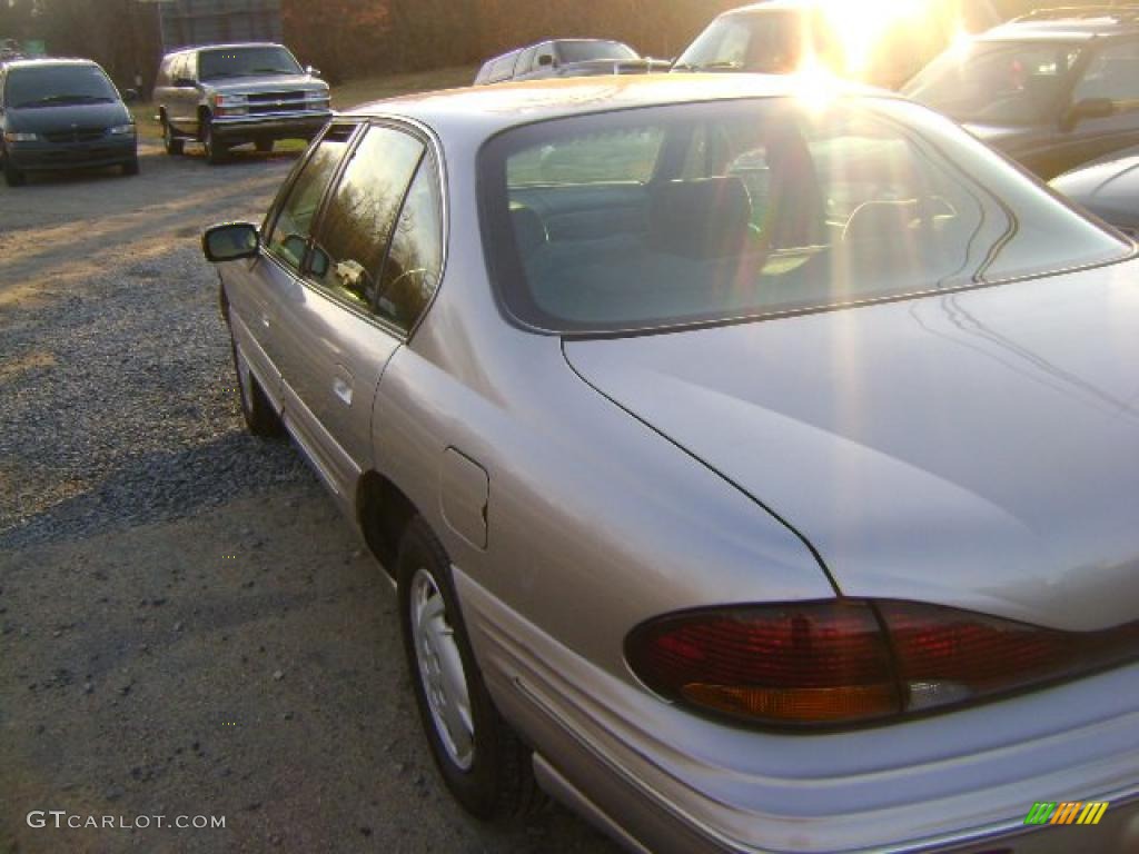 1996 Bonneville SE - Silver Taupe Metallic / Gray photo #2