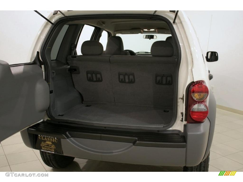 2005 Liberty Sport 4x4 - Stone White / Medium Slate Gray photo #21